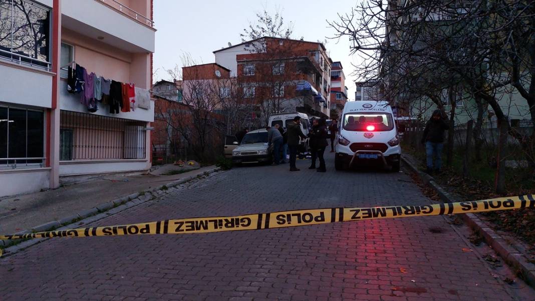 Müziğin sesini takip eden polis, gördükleri karşısında şoke oldu! Kahreden aile dramı ortaya çıktı... 5